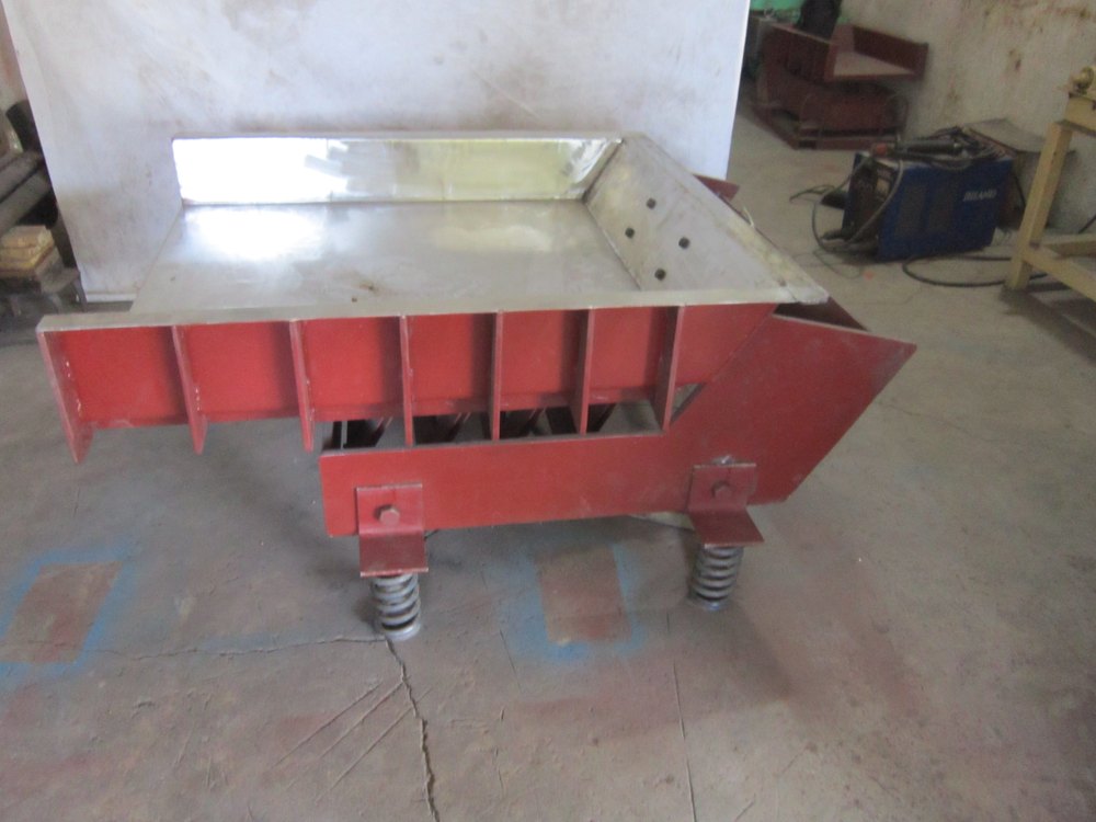 Force Magnetics Vibrating Conveyor, Capacity: 100KG-5000KG /hr