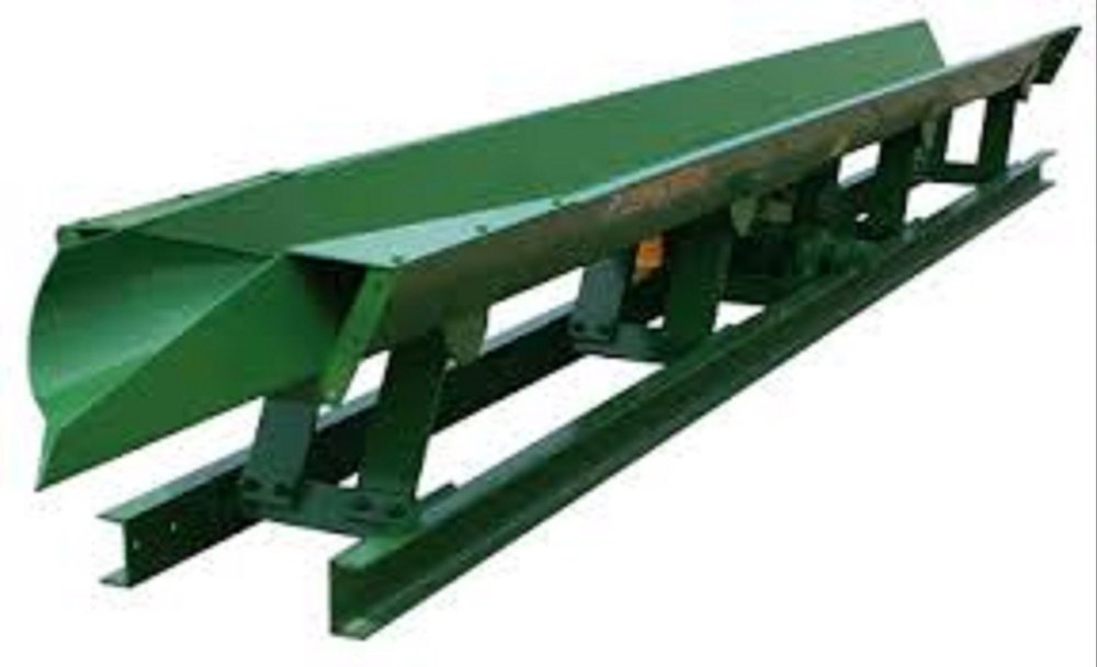 SS RADHEIoT Vibrating Conveyor, Capacity: 50 kg Per feet