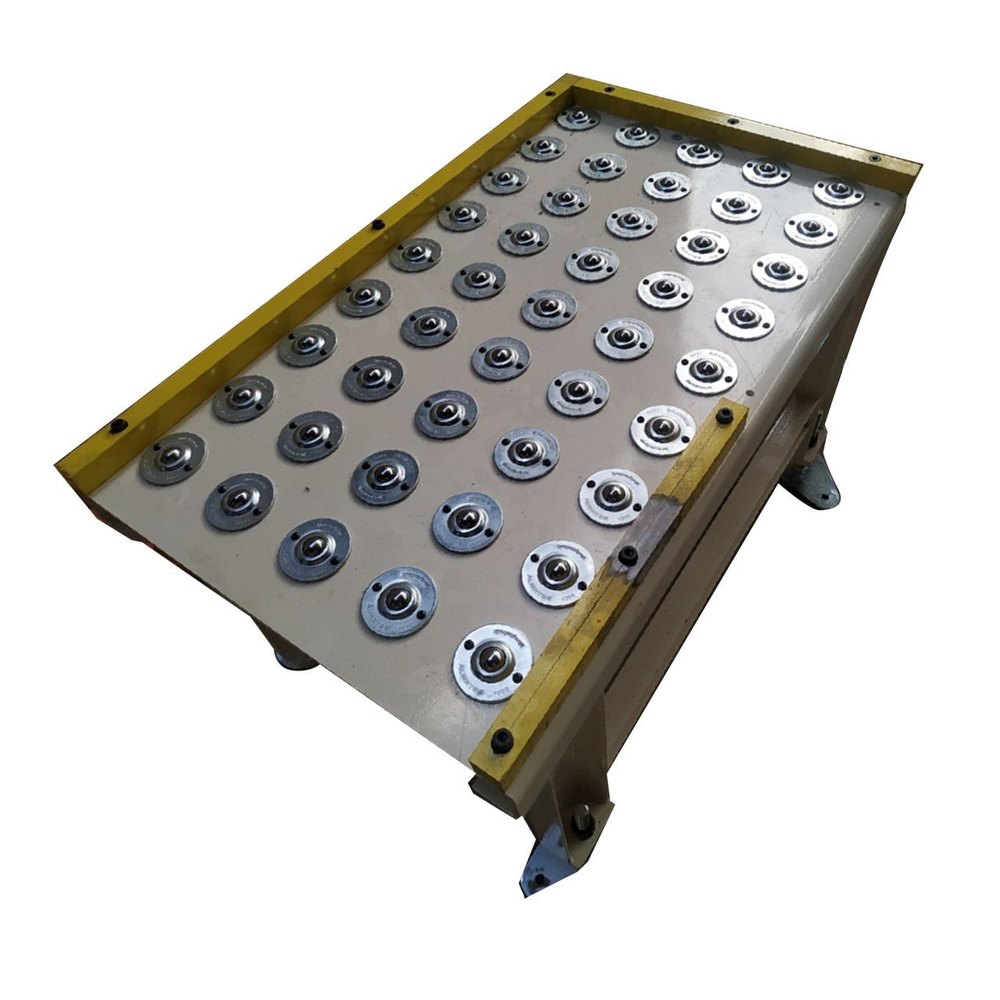 Stainless Steel Ball Transfer Table, Capacity: 135kg/feet