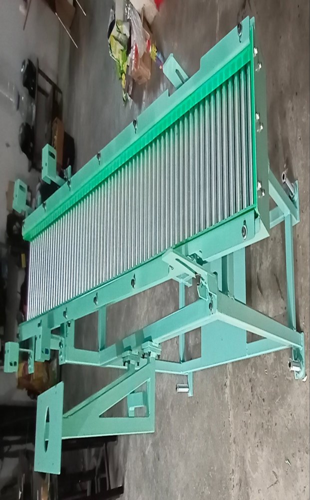 2 To 3mm Mild Steel Inclined Roller Chute, For Weight Loading