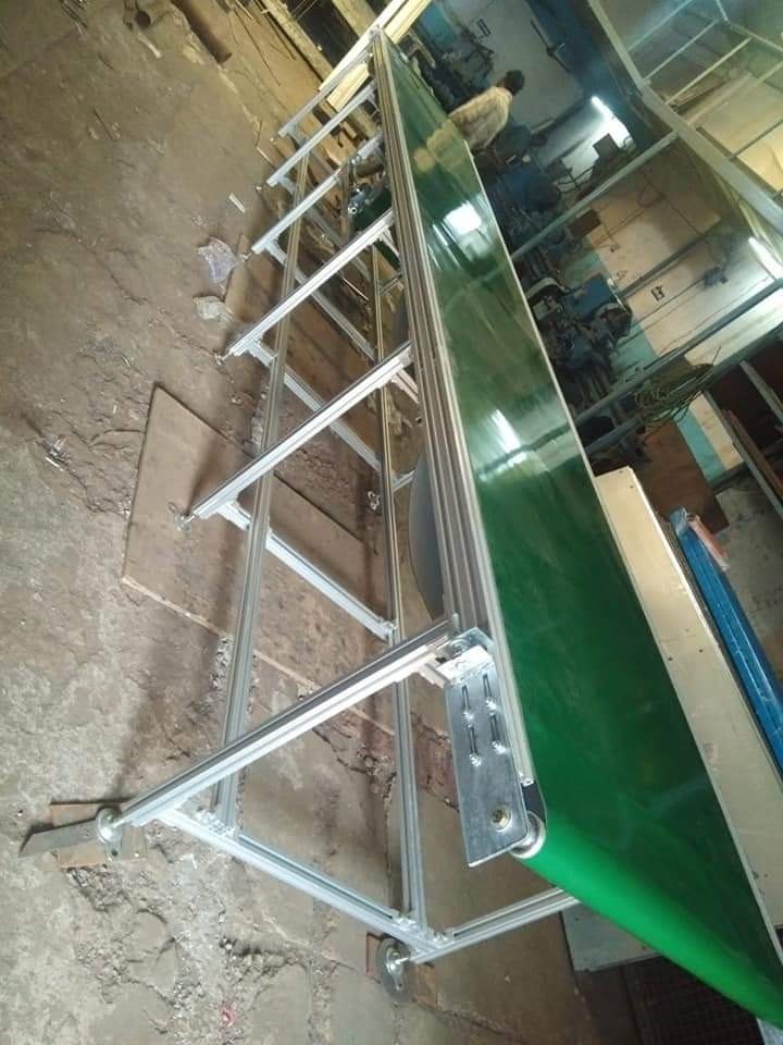 Flat Belt Conveyor, Load Capacity: Upto 200 kg