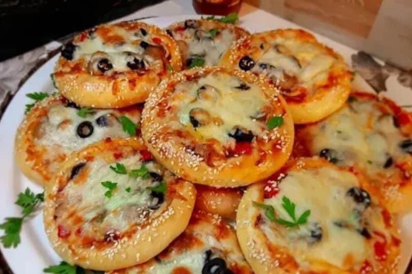 Ready To Eat Pizza, Packaging Type: Packet, Size: Medium