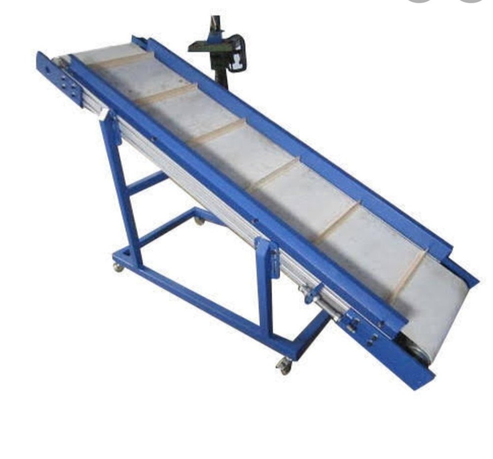 Mild Steel Natural Wholes PVC Belt Flight Conveyor, Capacity: 50 kg per feet