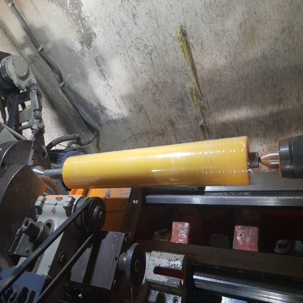 90 EN-8 Polyurethane Rubber Roller, Roller Length: 250