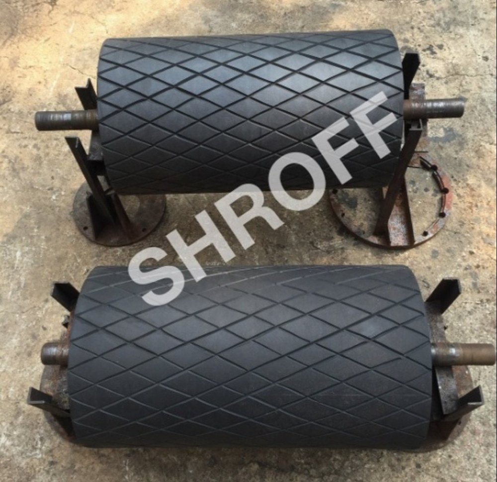 SHROFF Black Checkered Grooved Rollers