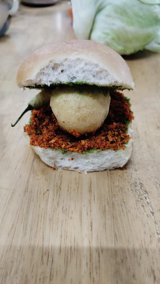 Ready To Eat Vada Pav, 1, Packaging Type: paper