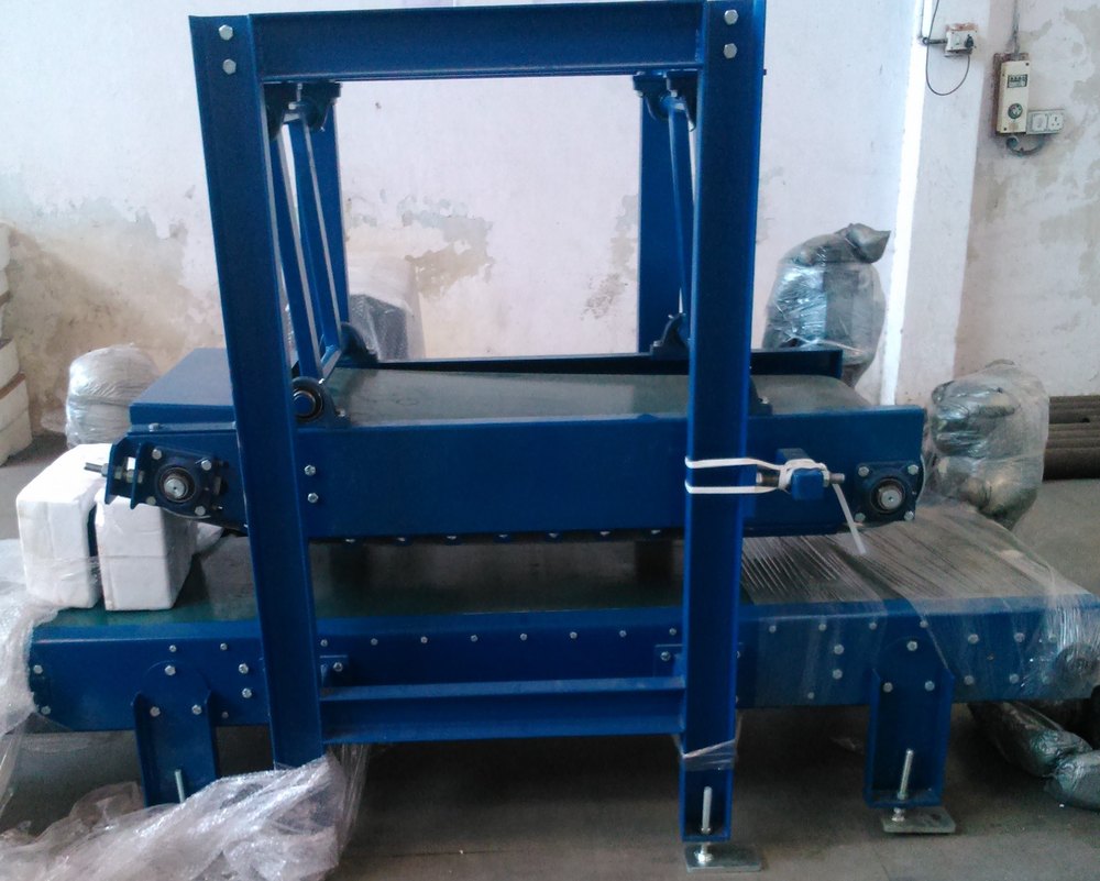EDI Industrial Bag Flattener Conveyor, Capacity: 1-50 Kg Per Feet
