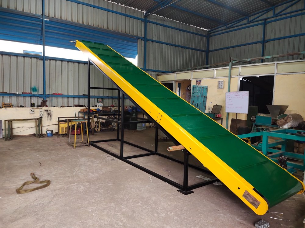 SREEVAS Inclined Pvc Belt Conveyor, Material Handling Capacity: 400KG