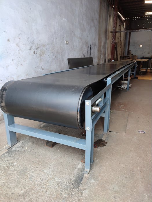 Rubber Belt Conveyor, Load Capacity: Upto 200 kg
