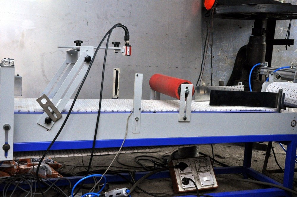 Barcode Inspection Conveyor Machine, For Industrial
