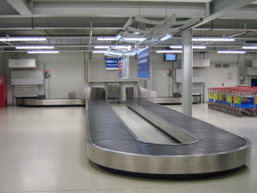 Baggage Airport Conveyor, Material Handling Capacity: 60 kg/feet