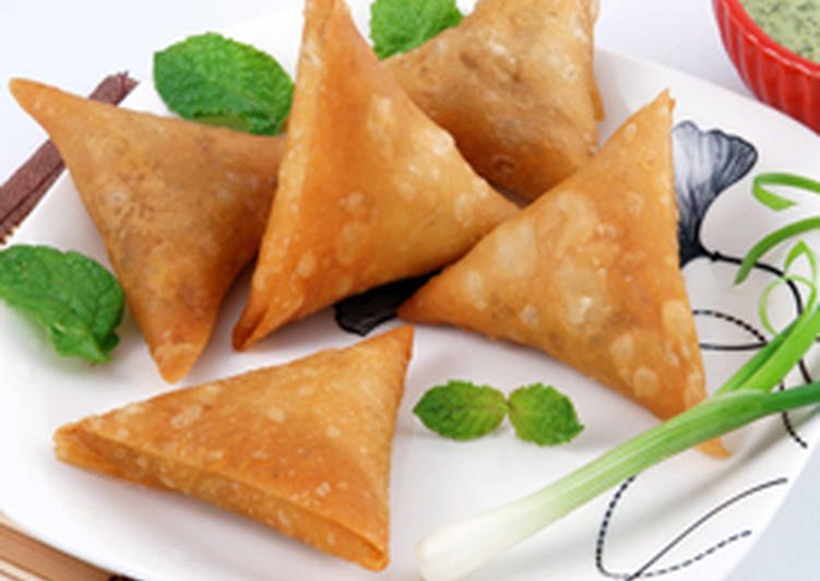 Golden Delights Paneer Samosa