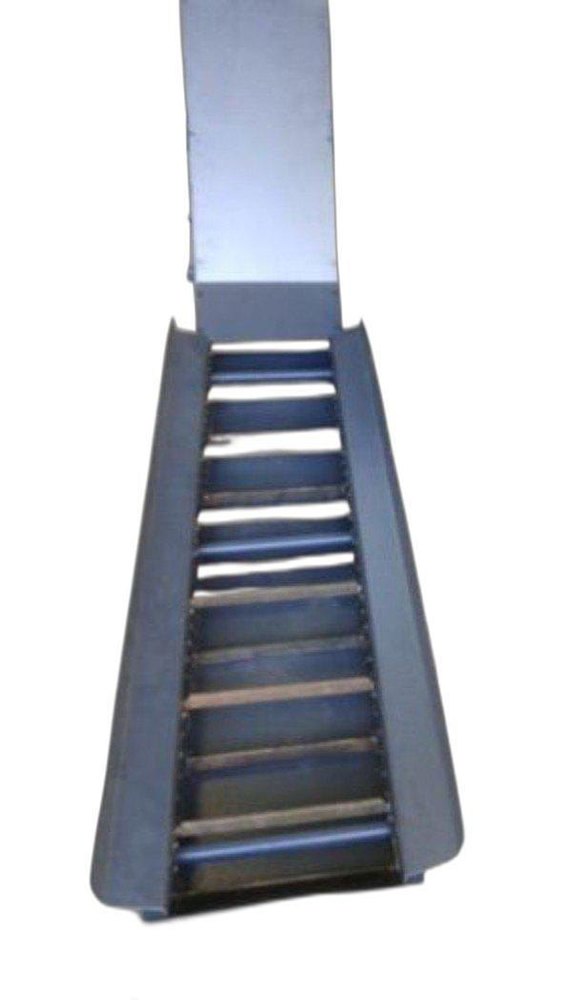 50mm Mild Steel Shopping Mall Screw Conveyor, Capacity: 1 Ton, 240V