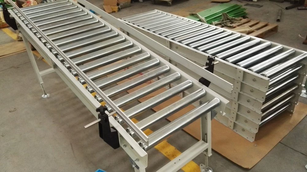 Stainless Steel & Rubber Vertical Roller Conveyor, Length: 1-10 feet