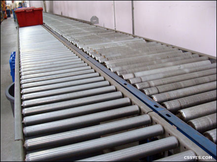 Carbon Steel Gravity Roller Conveyor, Capacity: 1-50 kg per feet