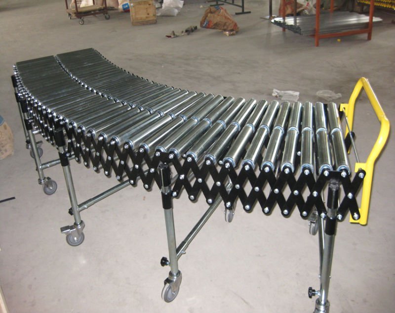 Stainless Steel and Rubber Flexible Roller Conveyor, Length: 40-60 feet