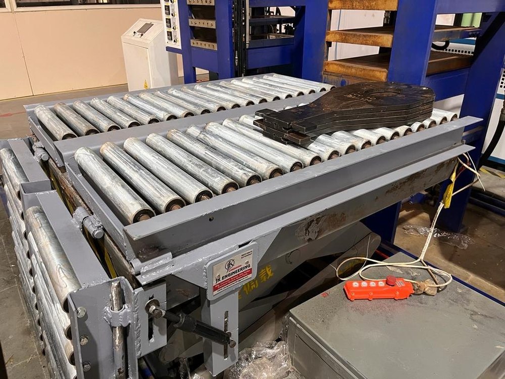 JK engineering Table Top Roller Platform, For Industrial