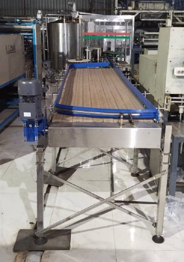 PVC 12 Ft Accumulation Buffer Chain Conveyor, Roller Diameter: 14 Inch, Capacity: 10 Ton/Hour