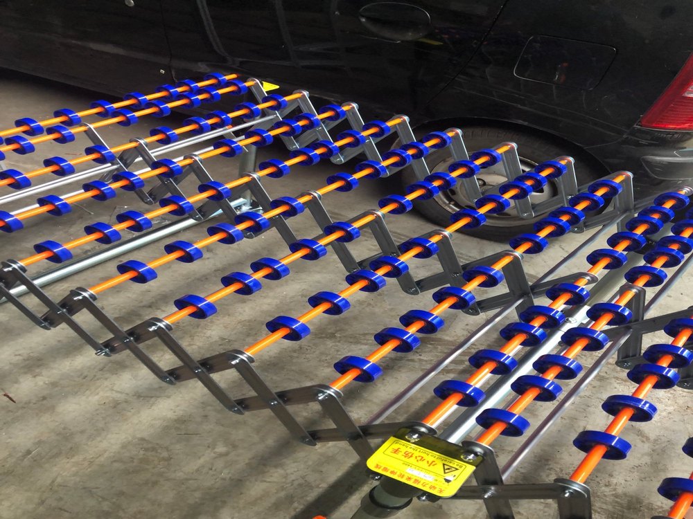 SS Roller Bend Conveyor, Roller Diameter: 4 Inch, Capacity: 100 Kg Per Feet