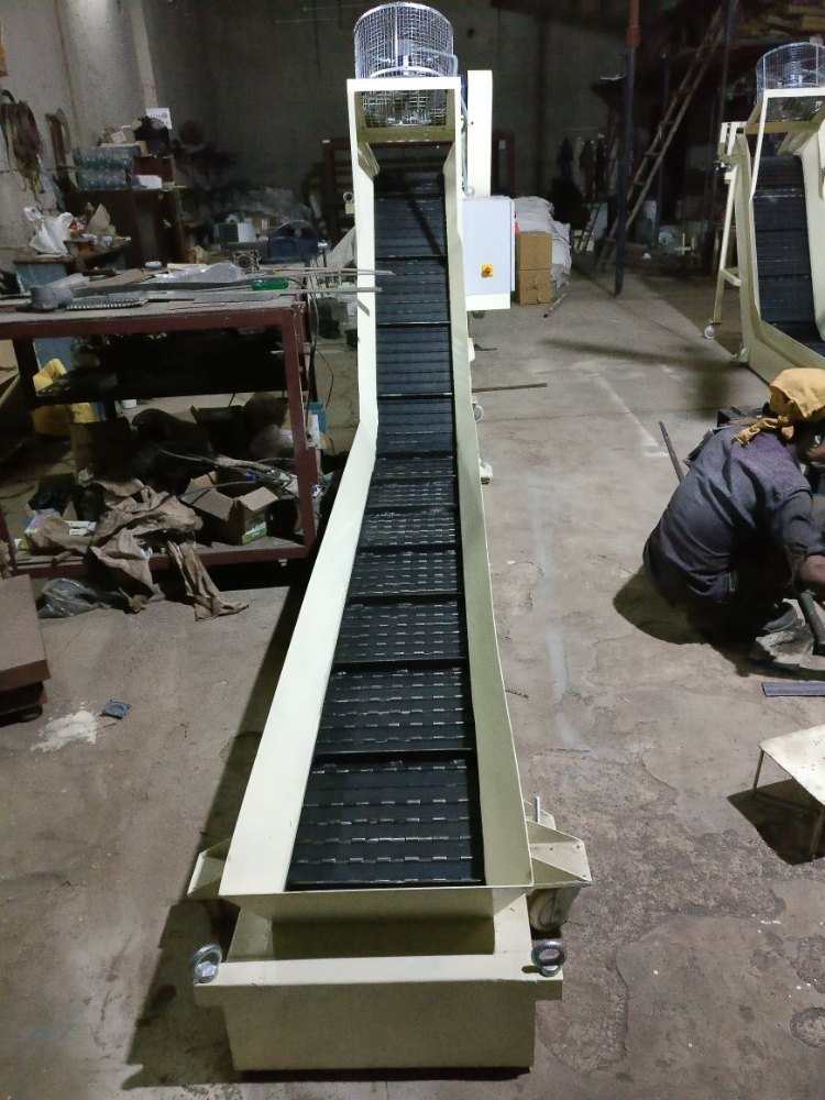Hinged Type Chip Conveyor, For Industrial
