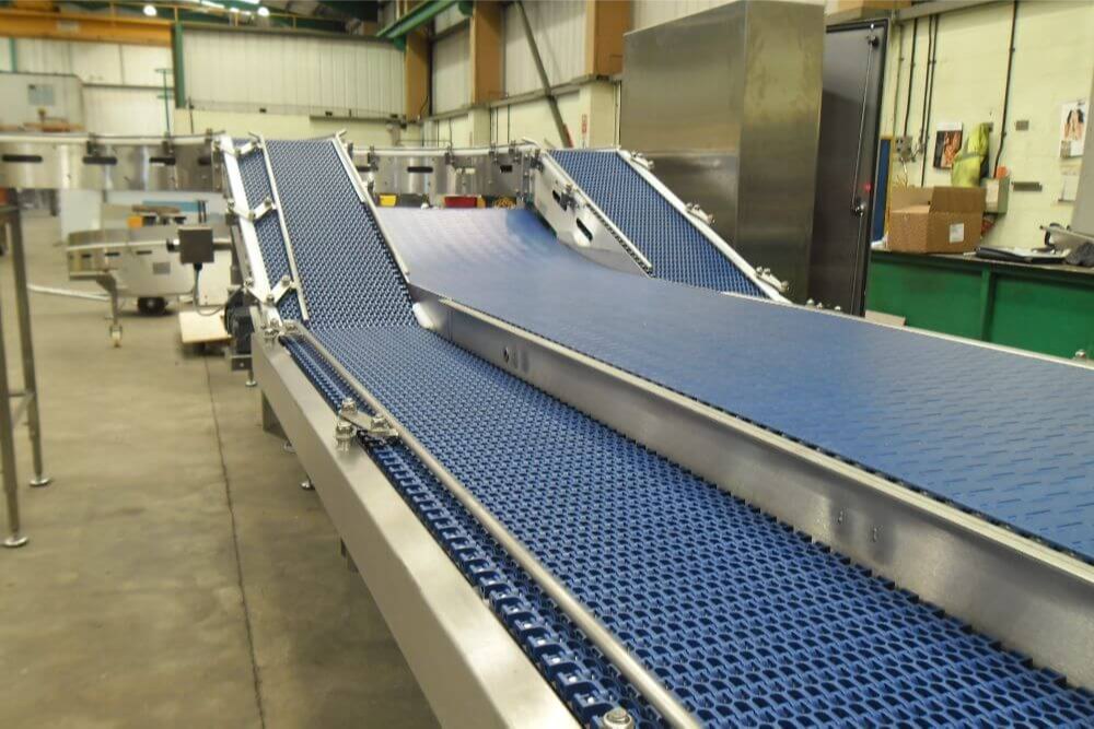 Depend To Use Straight with T run Table Can Conveyors, Material Handling Capacity: 100-150 kg per feet