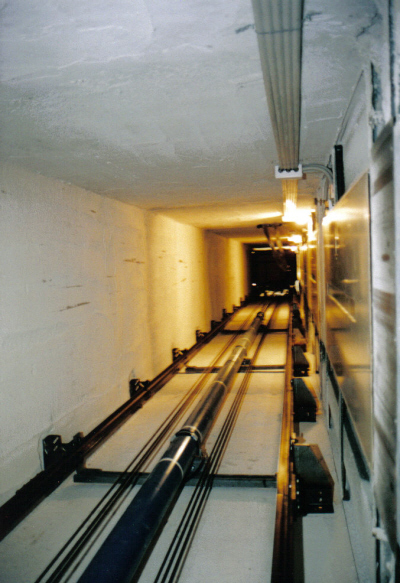 Chain Elevator, Material Handling Capacity: 0.3-2Ton