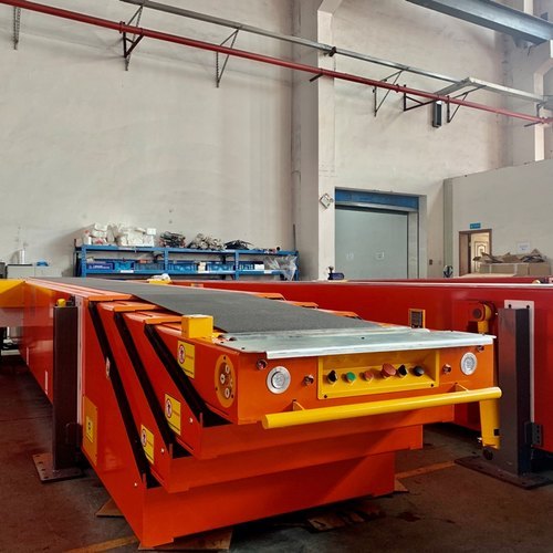Telescopic Conveyor System, Capacity: 1 Ton Per Feet