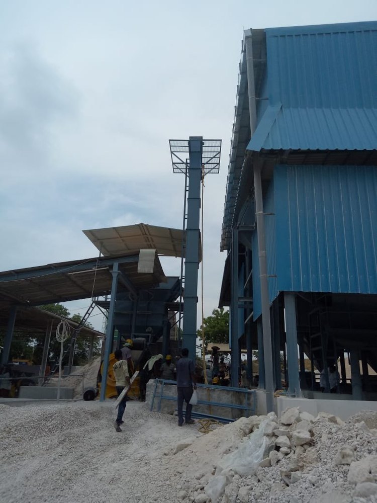 Vertical Conveyor Bucket Elevators, Capacity: 1-2 ton, 240