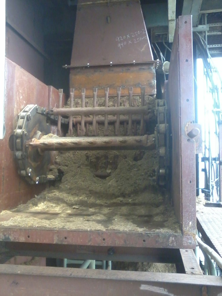 Vertical Conveyors Aluminium Biomass Chain Conveyor, Material Handling Capacity: 200-300 kg per feet