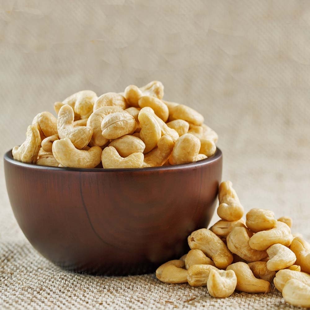 NutriEz Loose Roasted Salted Cashews, Packaging Size: 25 kg, Packaging Type: Sacks