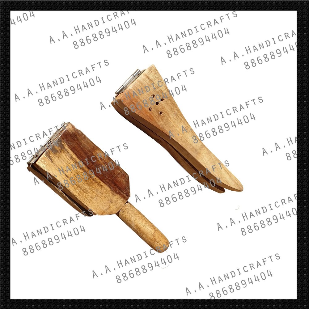 Polish Yellow and Brown Wooden Lemon Squeezer, For Home And Restuarant