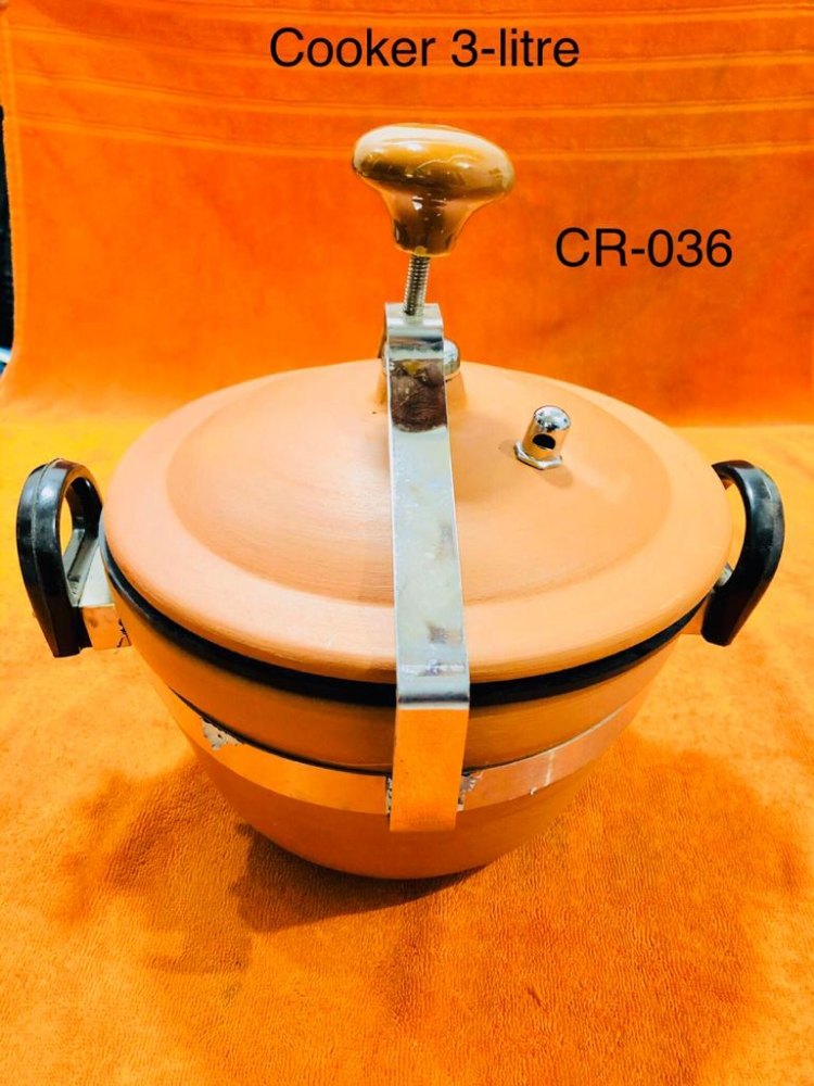 Brown Clay Cooker, For Home, Capacity: 3 Litre