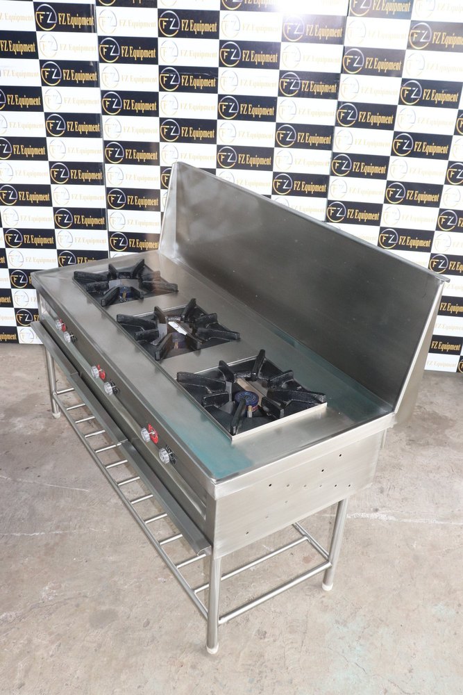 3 LPG Three Burner Range, For Restaurant