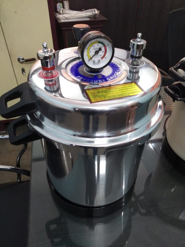 Oval Silver Cooker Steamer, For Naturopathy, Capacity: 15tr