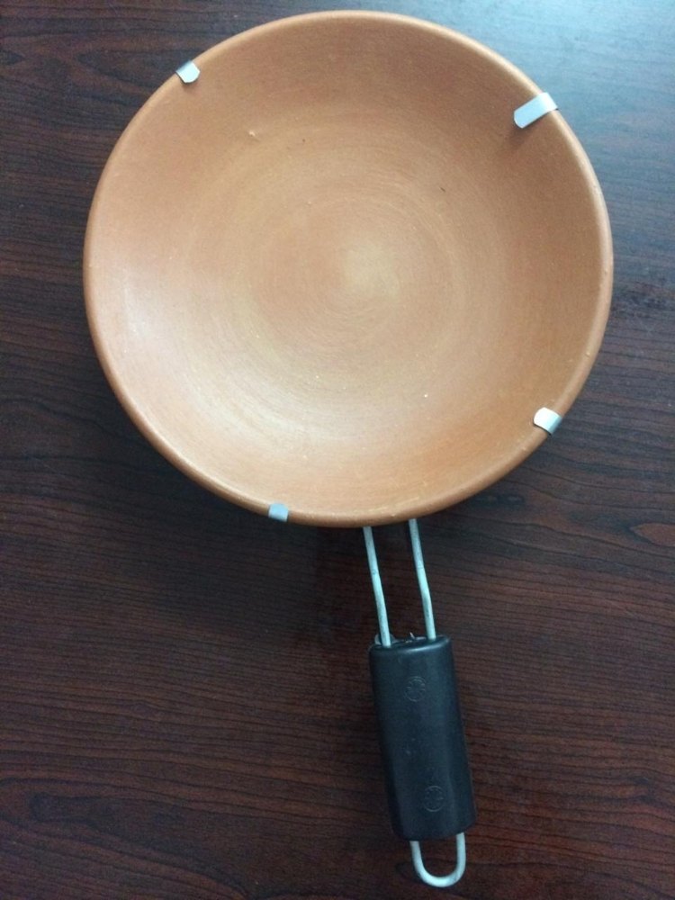 Natural Terracotta Clay Tawa for Home, Size: 9 Round