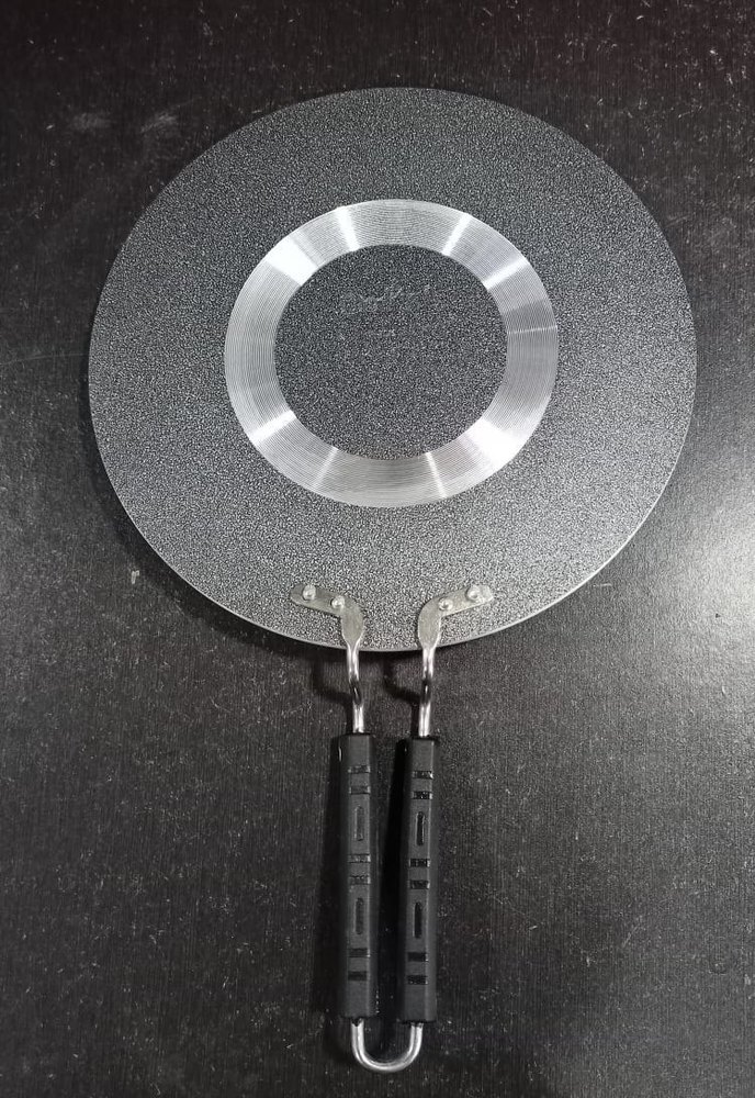 Black Iron Non Stick HEAVY FLAT TAWA 6mm WITH WIRE HANDLE, For Kitchen, Size: 12 Inches