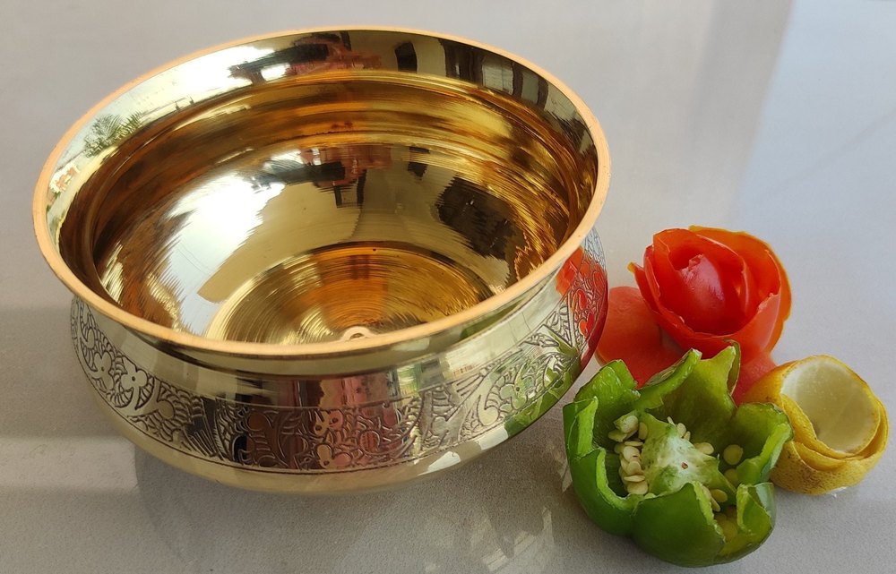 Round Brass Embossed Design Handi, Serve ware & Tableware, For Serving Purpose, Capacity: 350 Ml