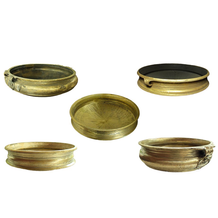 Small To Large Bronze & Bell Metal Varpu