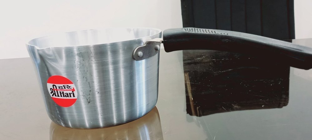 Polished Silver and Black Aluminium Sauce Pan, For Kitchen, Round