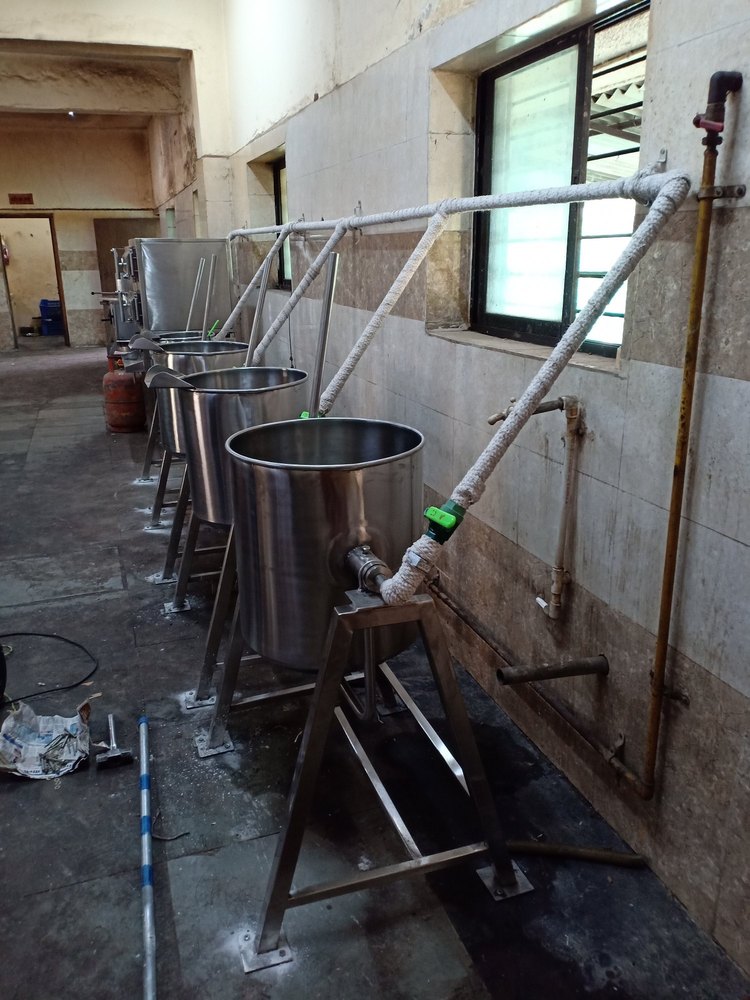 KITCHENERA Steam Operated Bulk Cooker, For Restaurant