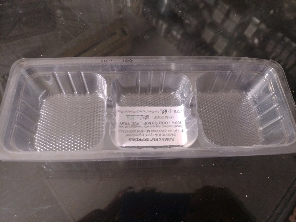Bomax Transparent 3 Muffin Blister Tray, Material Grade: Food Grade, Capacity: 100-300 G