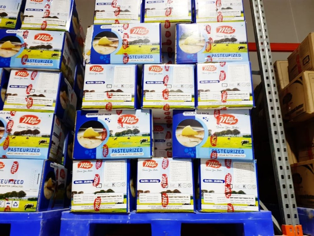 Unsalted Butter 20 Kg Packing, For Wholesale Pack, Color: Off White - Yellow