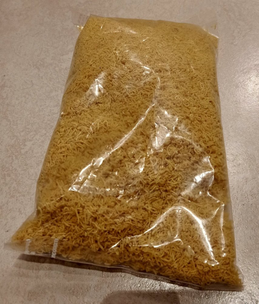 Ladhubhai Thobhan Salt Yellow Nylon Sev Namkeen, Packaging Type: Packet, Packaging Size: 200 G