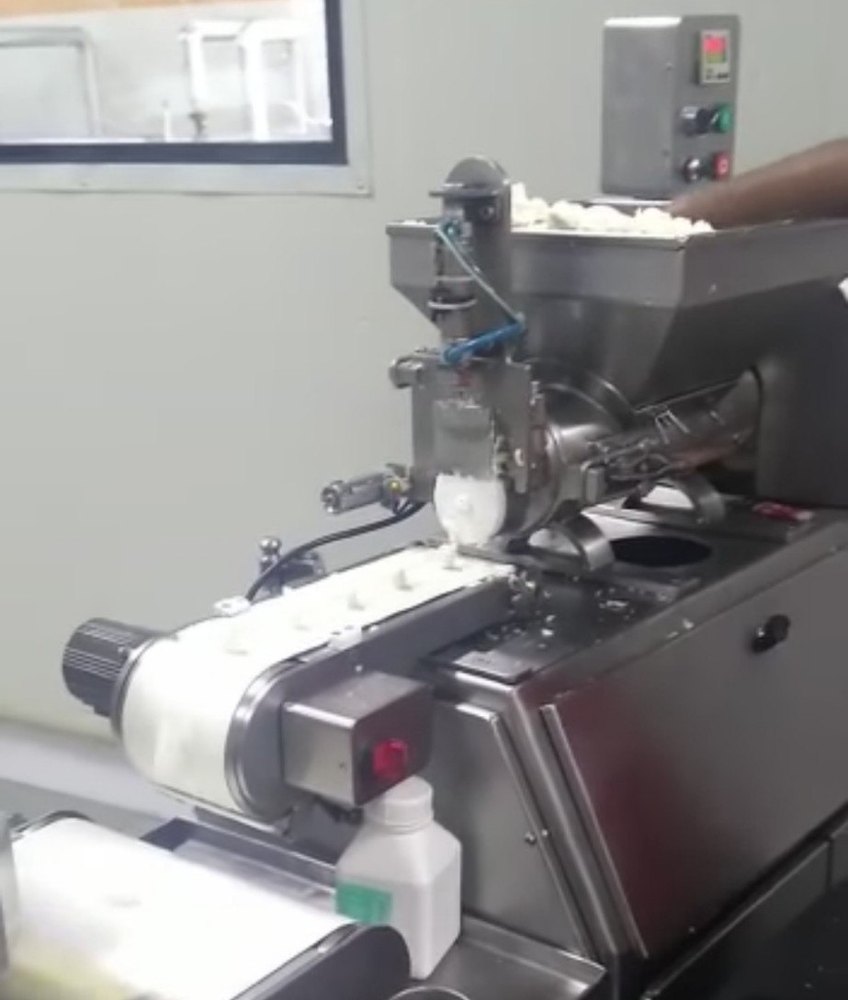 Rasgulla And Gulab Jamun Making Machine, Laddu, 220