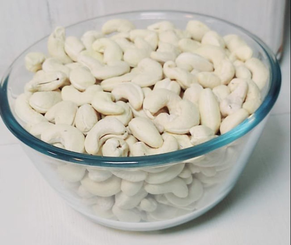 Whole W320 Cashew Nut, Loose