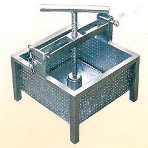 Manual Machine Paneer Press, For Paneer Presing, Packaging Type: Box