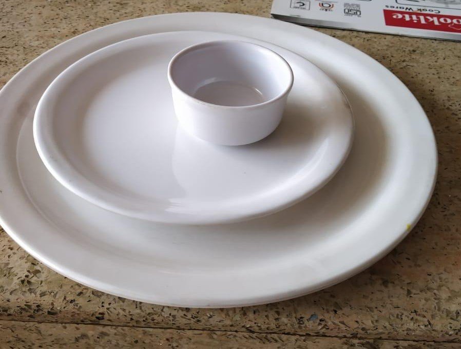 White Round Malemine Crockery