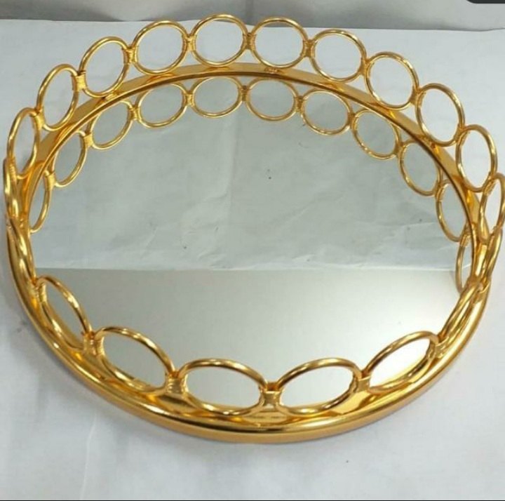 Rounded Shiny Gold Plated Metal Frame Decorative Glass Tray, For Restaurant
