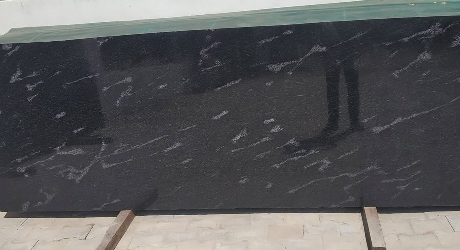 15-20 mm Fish Black Granite