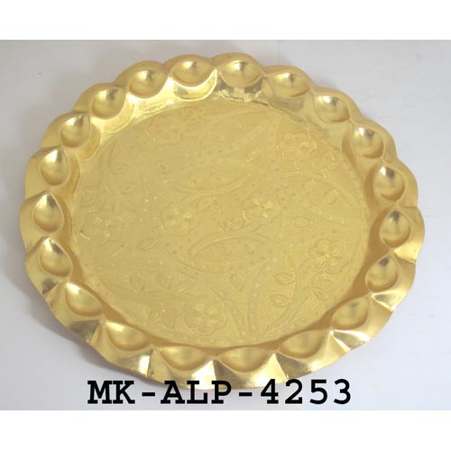 MKI Golden Metal Tray, Shape: Round, Thickness: Normal
